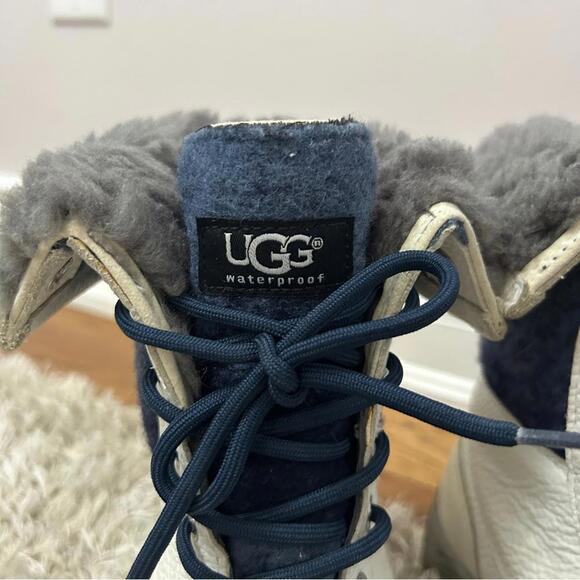 UGG Adirondak II Waterproof Faux Fur Lined Winter Boots, size 7, white blue - Picture 6 of 9